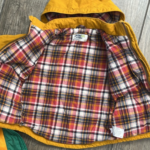 2 coats 3T - Picture 5 of 5